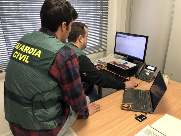 Archivo - Agentes de la Guardia Civil