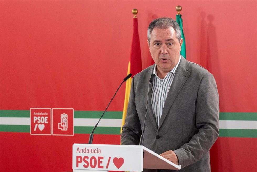 El secretario general del PSOE-A, Juan Espadas, interviene ante la Interparlamentaria del PSOE-A. a 04 de septiembre del 2023 en Sevilla (Andalucía, España).