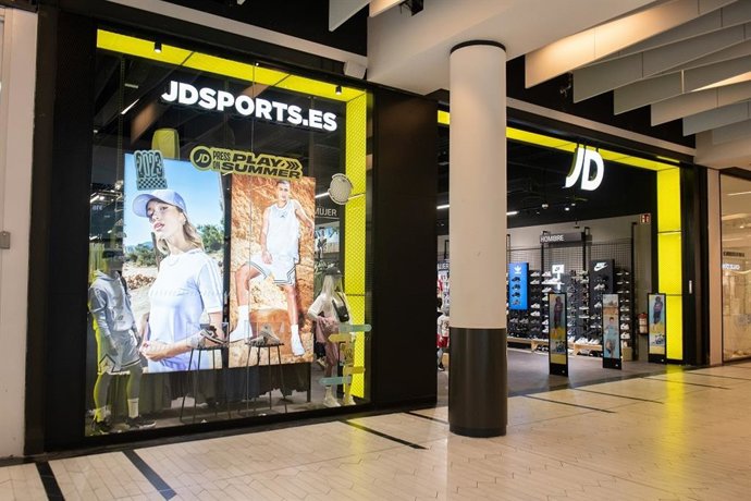 Archivo - Nueva tienda JD Sport en Valle Real.