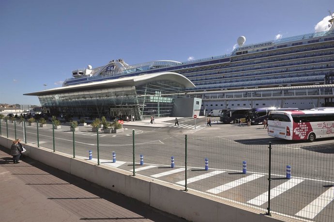 Archivo - Terminal de cruceros del Puerto de Bilbao