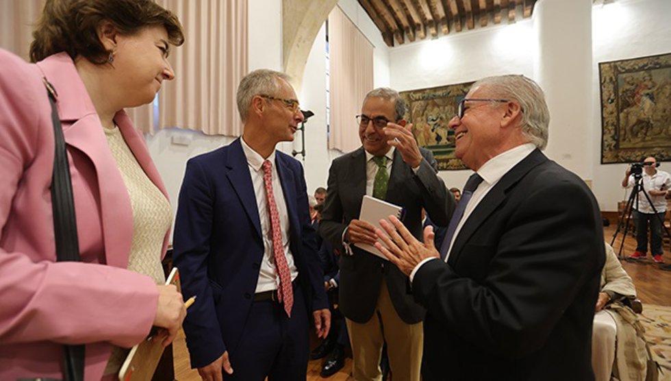 Entrega del reconocimiento a Manuel Ángel Vázquez Medel en Salamanca