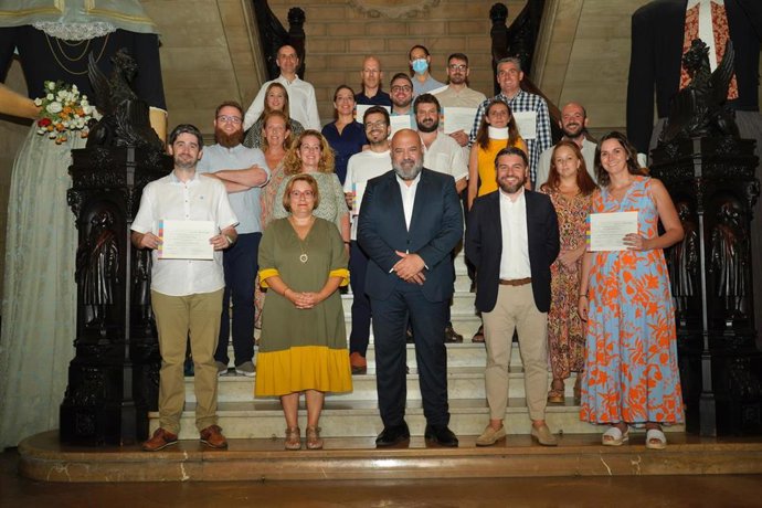 El alcalde de Palma, Jaime Martínez, en el acto de toma de posesión del atrilero y los 12 profesores músicos como personal funcionario del Ayuntamiento.