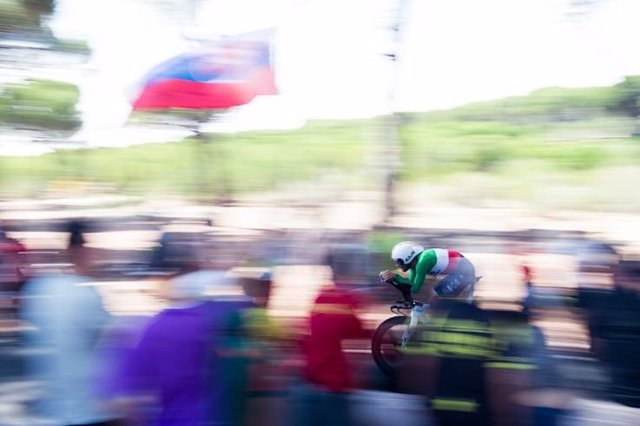 El ciclista italiano Filippo Ganna (INEOS Grenadiers), ganador de la décima etapa de La Vuelta 23, una contrarreloj disputada sobre 25,8 kilómetros con salida y llegada en Valladolid.