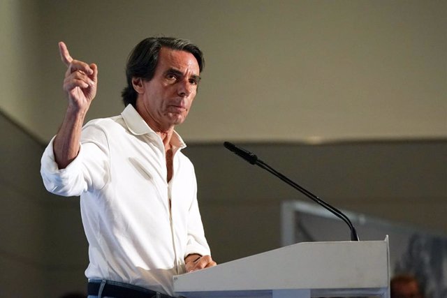 Archivo - El expresidente del Gobierno, José María Aznar, interviene durante un acto público del PP en el Hotel NH-Málaga, a 8 de julio de 2023 en Málaga (Andalucía, España).