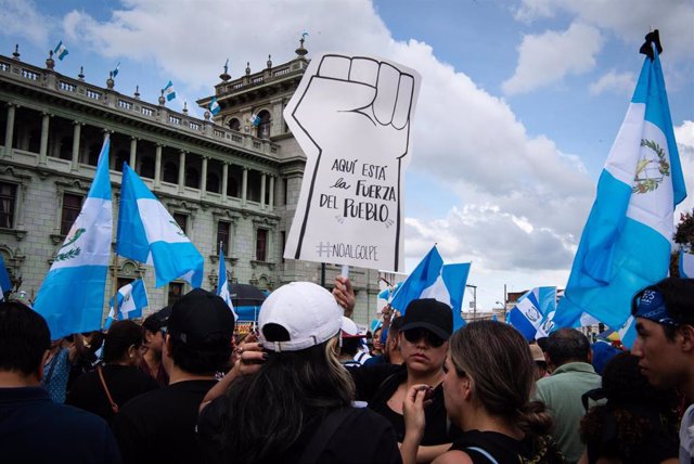 Protestas en Guatemala en favor del recién presidente electo, Bernardo Arévalo