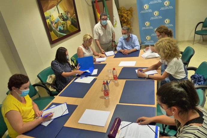 Archivo - Imagen de archivo de una reunión del grupo de trabajo Enfermería Escolar del Colegio de Enfermería de Málaga