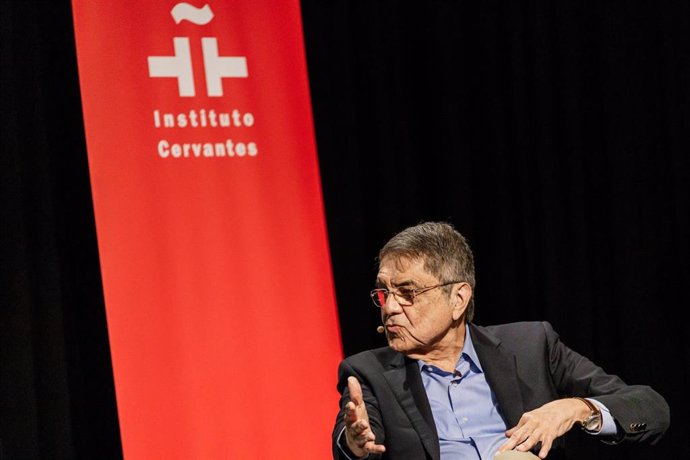 Archivo - El escritor Sergio Ramírez participa en el ciclo 'El fuego de la imaginación', en el Instituto Cervantes