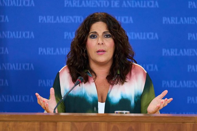 La portavoz del Grupo Parlamentario Socialista, Ángeles Férriz, durante la ronda de ruedas de prensa de portavoces de los grupos parlamentarios en el Parlamento de Andalucía, a 6 de septiembre de 2023 en Sevilla (Andalucía, España). Los portavoces de lo