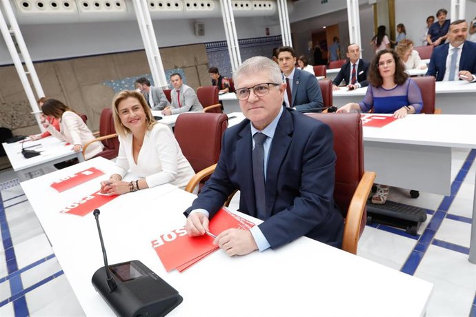 El portavoz del Grupo Parlamentario Socialista, José Vélez, durante la primera sesión del debate de investidura, a 6 de septiembre de 2023