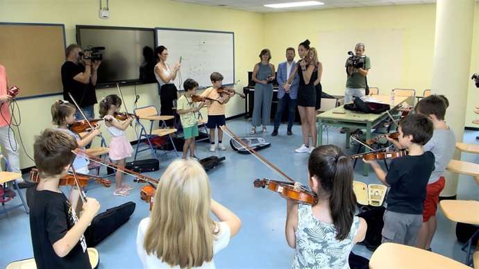 Alumnos del curso de educación musical de la Fundación Barenboim-Said en Almería