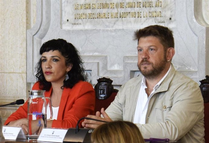 Toni Morillas y Nicolás Siguiglia, portavoces municipales de Con Málaga, en rueda de prensa