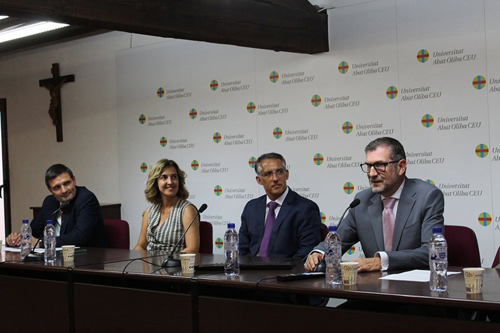 La UCAV y la Universidad Abat Oliba CEU inauguran la tercera promoción del curso del Grado en Filosofía.