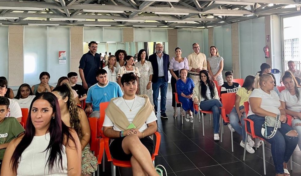 Medio centenar de estudiantes de etnia gitana se reúnen en Cáceres como ejemplo contra el abandono escolar