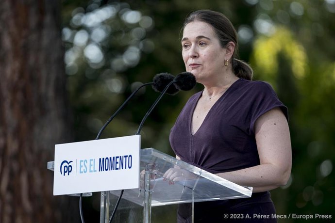 Archivo - La candidata número 2 del Partido Popular al Congreso de los Diputados por Madrid, Marta Rivera de la Cruz, participa en un acto de campaña del Partido Popular, en el parque ODonnell, a 14 de julio de 2023, en Alcalá de Henares, Madrid (Españ