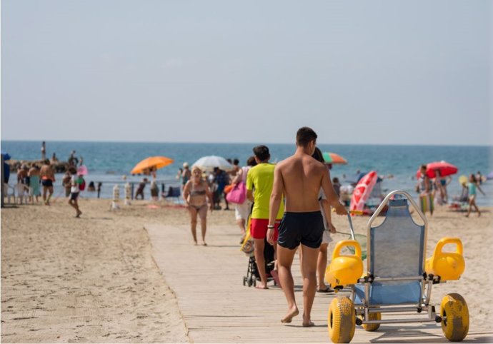 Archivo - Imagen de una playa de Alicante.