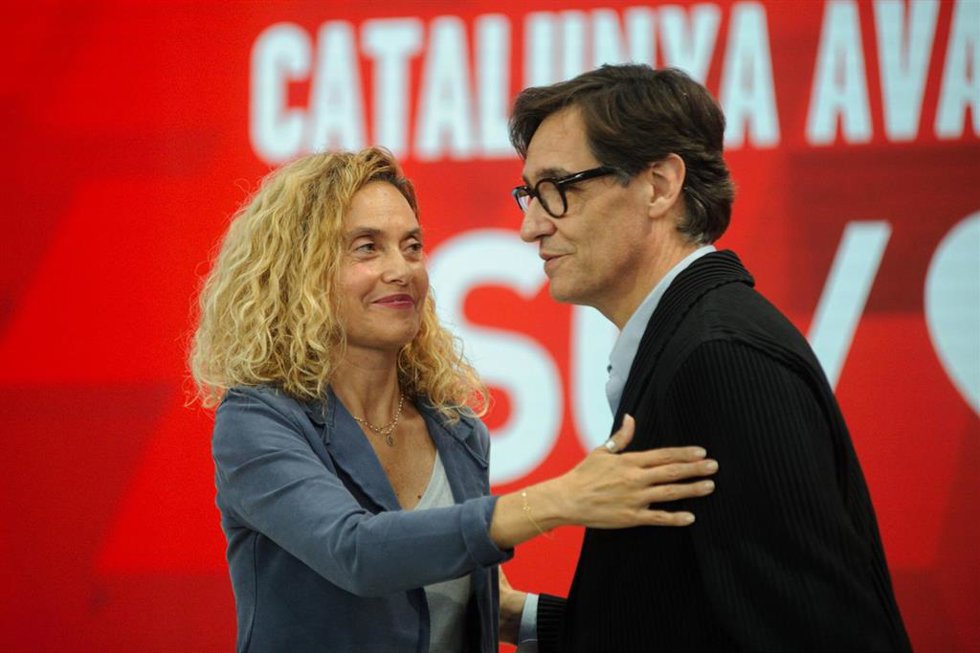 Archivo - Meritxell Batet y Salvador Illa durante un mitin del PSC