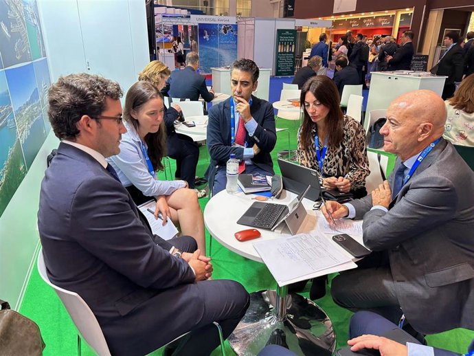 Reunión de la delegación de Almería con Nancy Rauter de Scenic en Hamburgo (Alemania)