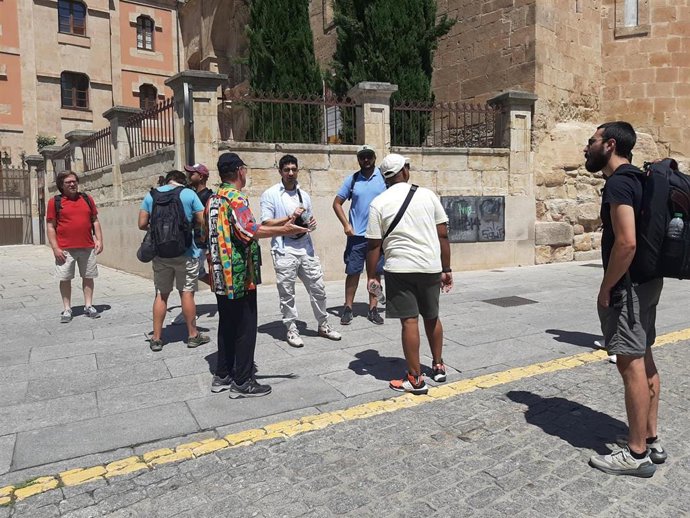 Equipo del proyecto hindú en el proceso de búsqueda de localizaciones en la ciudad de Salamanca
