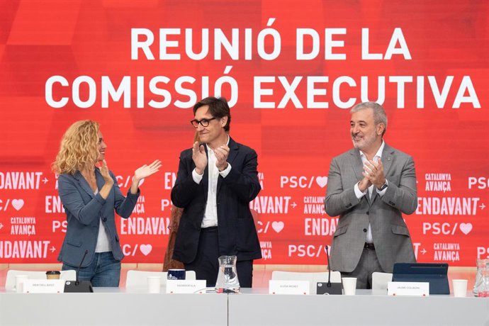 Archivo - Meritxell Batet, Salvador Illa i Jaume Collboni durant una reunió de l'executiva del PSC