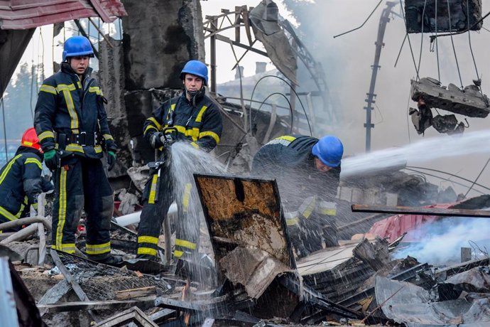 August 30, 2023, Kyiv, Ukraine: Firefighters put out a fire after a Russian rocket attack in Kyiv. Over 20 rockets and drones have been shot down by the air defence system in Kyiv overnight. On the night of 30 August, Ukraine was subjected to massive sh