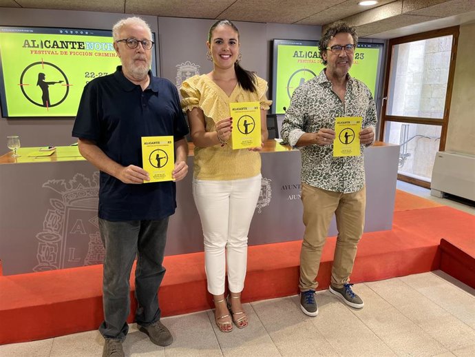 Presentación de la tercera edición del Festival Alicante Noir, que se celebrará del 22 al 24 de septiembre en el Espacio Séneca de Alicante.