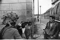 Reino Unido avanza en una controvertida ley para juzgar los crímenes del conflicto de Irlanda del Norte