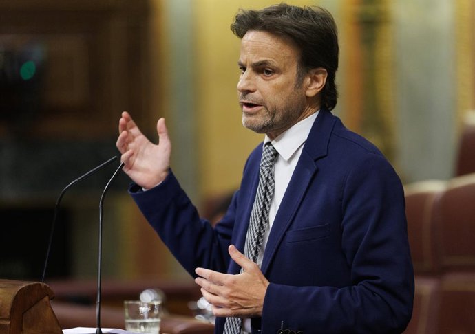 Archivo - El presidente del grupo parlamentario de Unidas Podemos, Jaume Asens, interviene durante una sesión plenaria en el Congreso de los Diputados, a 19 de abril de 2023, en Madrid (España). Durante el pleno del Congreso, el presidente del Gobierno 
