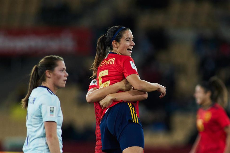 Archivo - Aitana Bonmati of Spain celebrates a goal during FIFA Womens World Cup 2023 qualifier match between Spain and Scotland at La Cartuja Stadium on November 30, 2021 in Sevilla, Spain