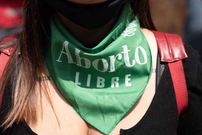 Archivo - November 11, 2021, Bogota, Cundinamarca, Colombia: A demonstrator has a scarf that reads ''Freedom for abortions'' as activists from feminist and pro-abortion groups participate in a demonstration in support of the ldecriminalization of Aborti