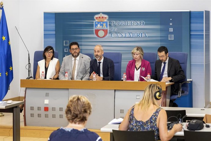 El consejero de Educación, Sergio Silva, presenta el inicio de Curso Escolar 2023-2024 junto a los directores generales de su departamento