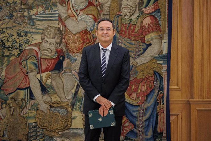 El Fiscal General del Estado, Álvaro García Ortiz, durante la entrega de la Memoria Anual de la Fiscalía General del Estado correspondiente al año 2022 en el Palacio de La Zarzuela, a 6 de septiembre de 2023, en Madrid (España). El Rey Felipe VI ha hech
