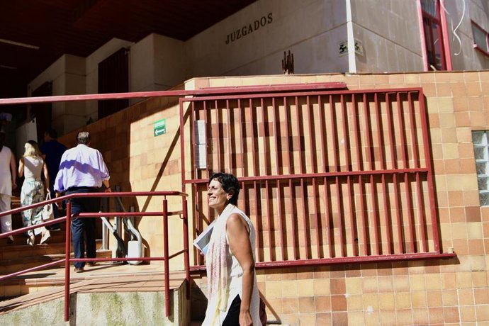 Archivo - Imagen de archivo de la consejera de Hacienda de Ceuta, Kissy Chandiramani, llegando a declarar en junio en el juzgado por una causa que ha sido ahora archivada