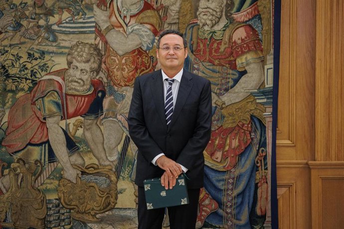 El Fiscal General del Estado, Álvaro García Ortiz, durante la entrega de la Memoria Anual de la Fiscalía General del Estado correspondiente al año 2022 en el Palacio de La Zarzuela, a 6 de septiembre de 2023, en Madrid (España). El Rey Felipe VI ha hech