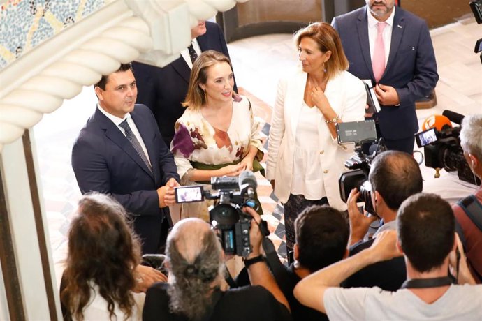 Segunda sesión del debate de investidura del Presidente de la Comunidad Autónoma de la Región de Murcia. En la imagen Cuca Gamarra junto a José Miguel Luengo y Mercedes Bernabé