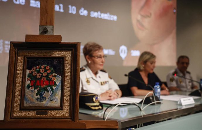 La consellera de Justicia e Interior, Elisa Núñez, informa de una nueva incautación de obras de arte falsas realizada por el grupo de Patrimonio de la Policía
