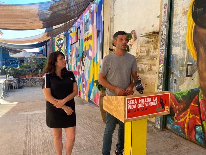 Xavier Pellicer y Laure Vega (CUP).