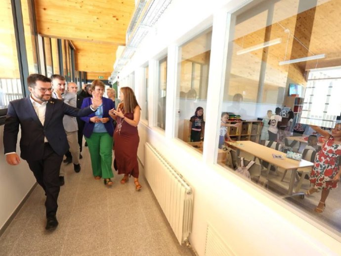 El president Pere Aragons i la consellera Anna Simó a l'escola El Gegant del Rec de Salt (Girona)