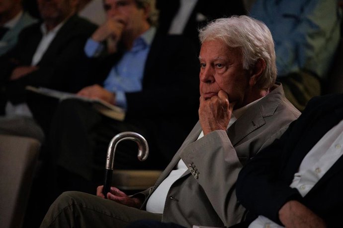 Archivo - EEl expresidente del Gobierno Felipe González durante la presentación del libro 'Aquel PSOE. Sueños de una generación', en el Auditorio de la Fundación Francisco Giner de los Ríos, a 20 de junio de 2023, en Madrid (España).