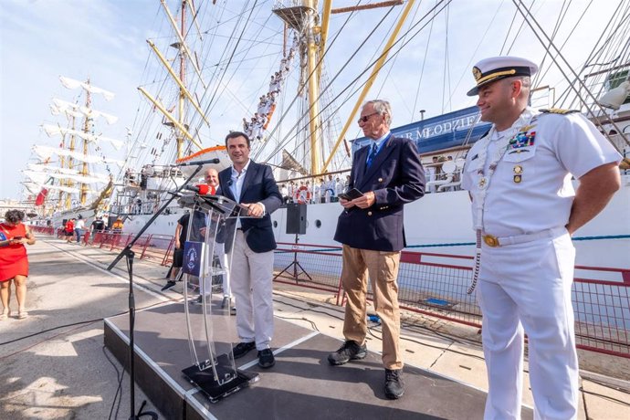 Bruno García expone que la Gran Regata es "un reconocimiento" al vínculo de Cádiz con el mar