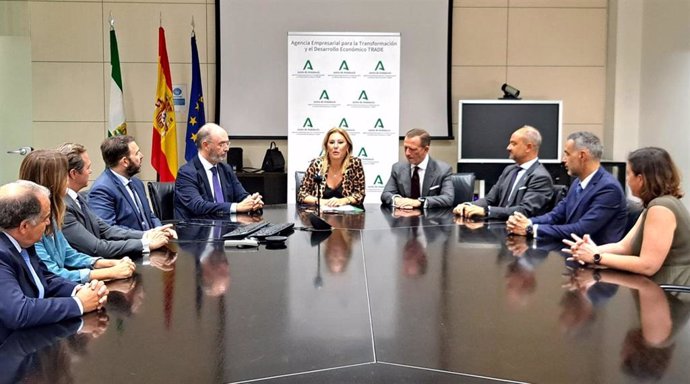La consejera de Economía, Hacienda y Fondos Europeos, Carolina España, en su visita a la sede de la Agencia Andalucía Trade