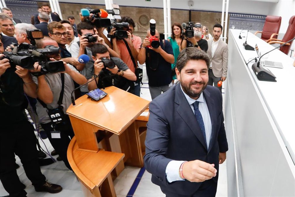 López Miras afronta su tercera legislatura como presidente de la Comunidad gracias a los apoyos de PP y VOX