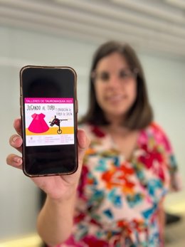 La diputada Almudena Morales muestra los talleres de 'Tauromaquía like'