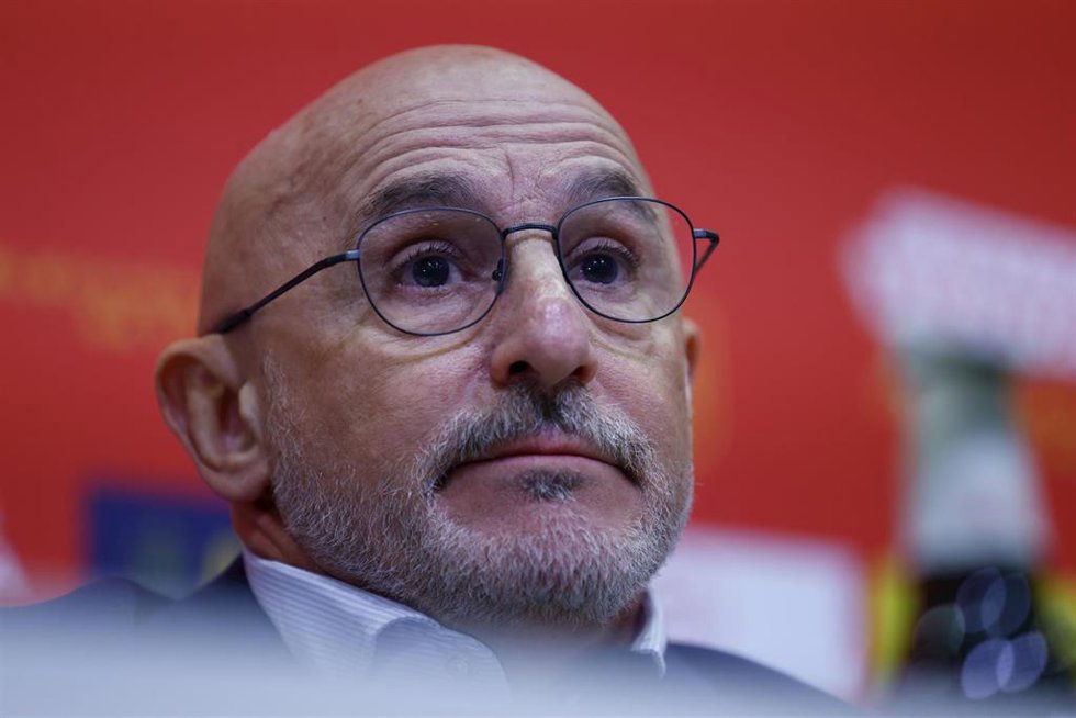 Archivo - El seleccionador nacional Luis de la Fuente durante una rueda de prensa