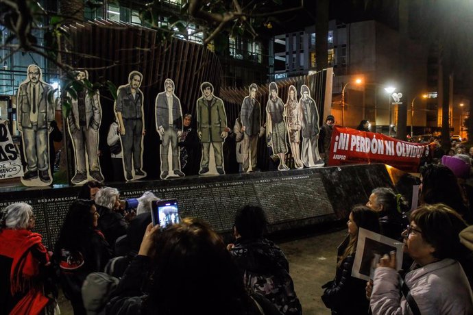 August 30, 2023, Valparaiso, Chile: Protesters gather at a monument to those who disappeared during the 1973 military dictatorship in Chile during the commemoration. International Day of the Disappeared Detainee after the coup in 1973, this August 30th 