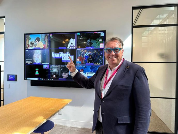 El consejero de Turismo, Cultura y Deporte, Arturo Bernal,  en la sede de Twitch en Nueva York