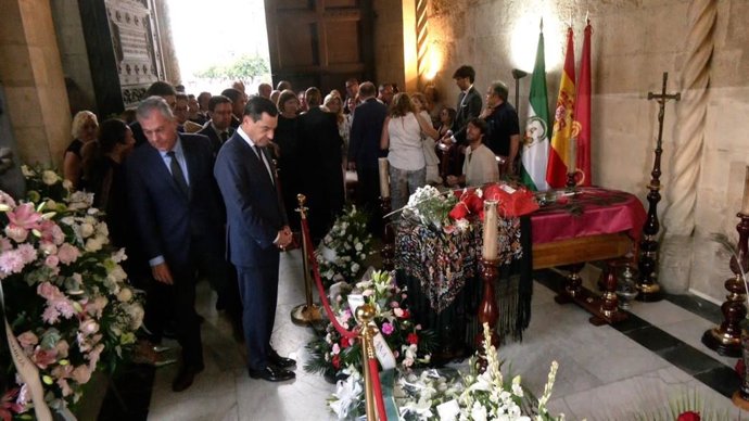 Moreno en la capilla ardiente de María Jiménez