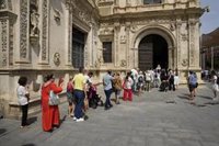 Más de 30.000 personas visitan la capilla ardiente de María Jiménez en el Ayuntamiento de Sevilla