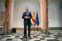 Espadas rechaza "polemizar" con Guerra o Borbolla y hacerle "un favor al PP" antes del debate de investidura de Feijóo