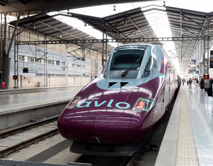 Archivo - Tren Avlo de Renfe en Málaga