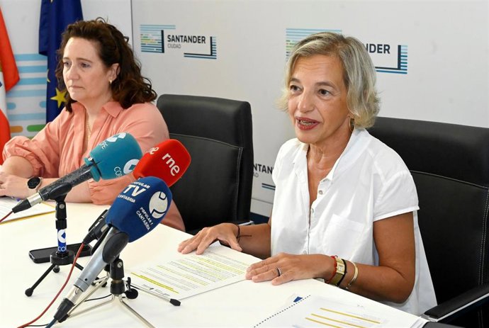 Chabela Gómez-Barreda, concejala de Empleo de Santander, en la presenetación de las ayudas para el empleo de los jóvenes.